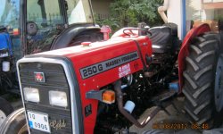 Massey Ferguson 250G John Deere Traktör